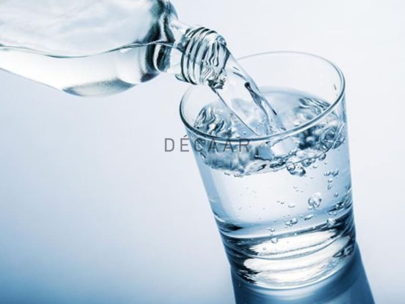 uống đủ nước detox da